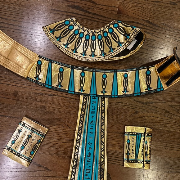 NWT Chasing Fireflies Cleopatra and Pharaoh Egyptian Accessory Set for Adults - Picture 3 of 4